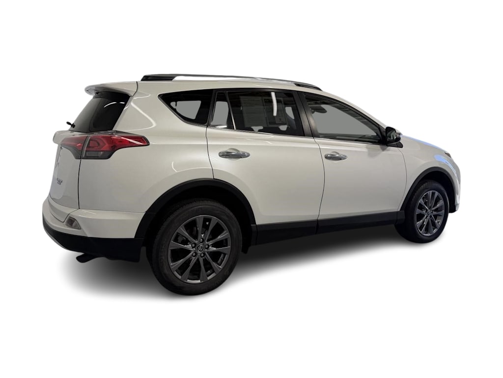 Thumbnail: 2018 Toyota RAV4 - 16