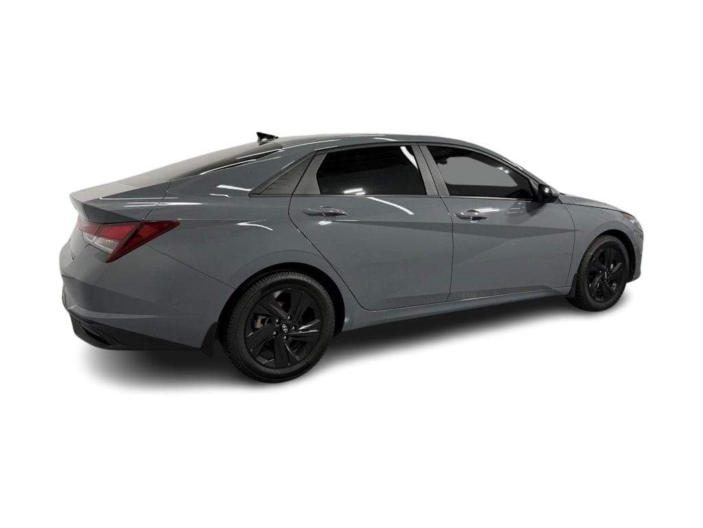 Thumbnail: 2022 Hyundai Elantra - 16