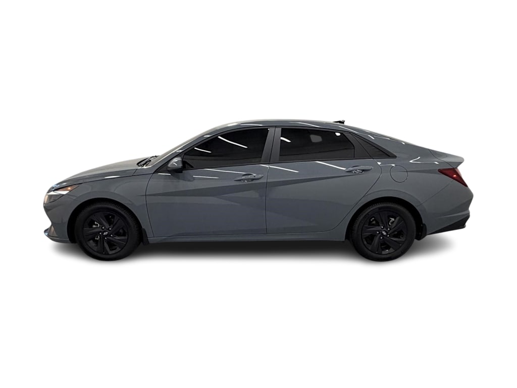 Thumbnail: 2022 Hyundai Elantra - 3