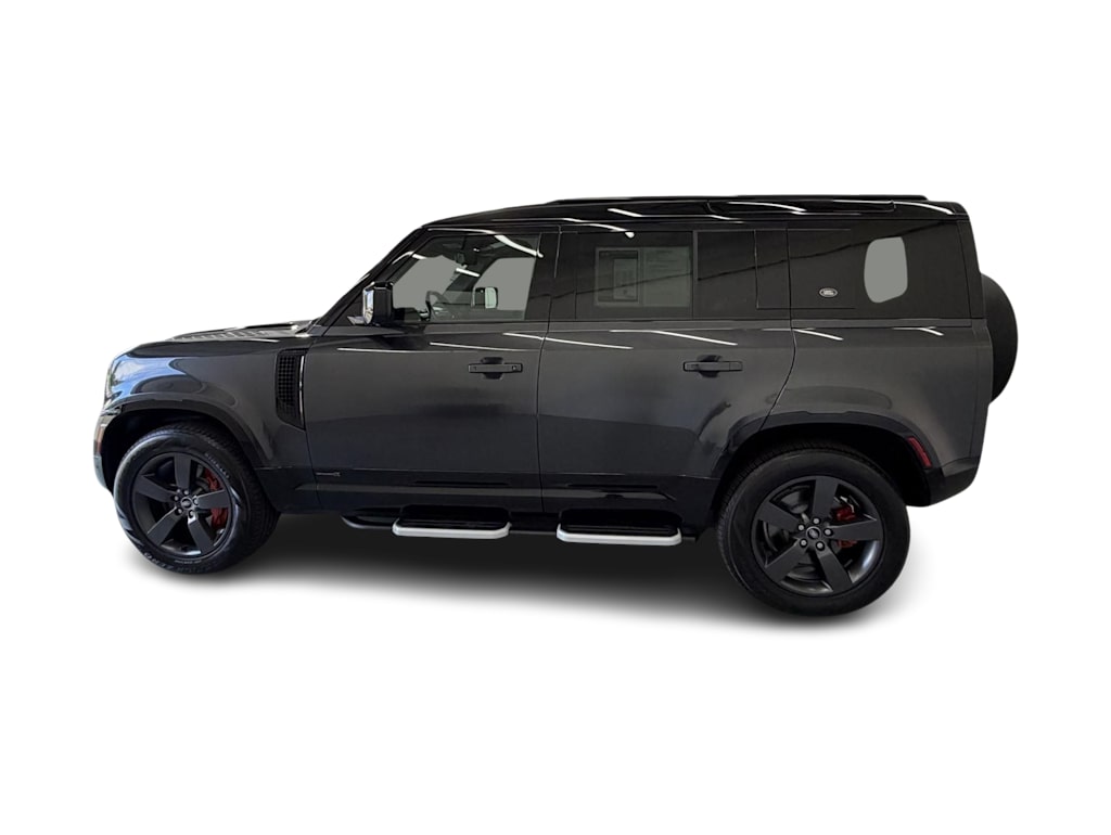 Thumbnail: 2023 Land Rover Defender - 3