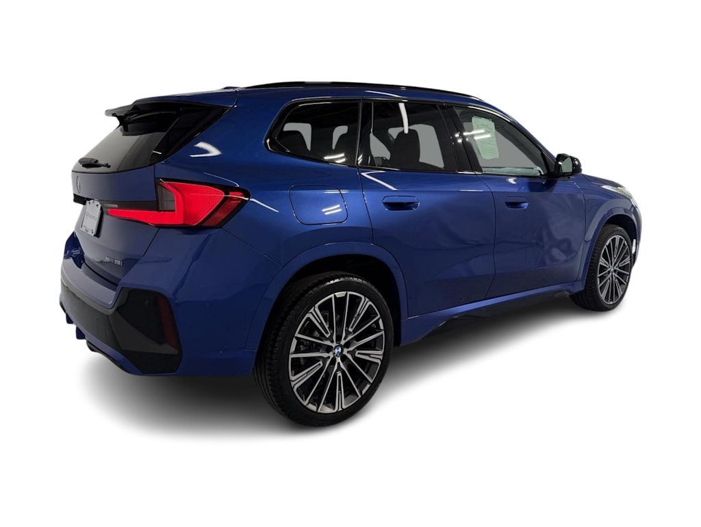 Thumbnail: 2023 BMW X1 - 16