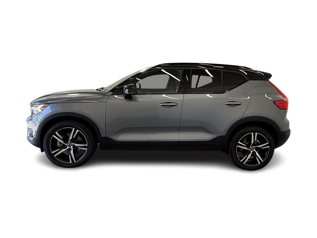Thumbnail: 2019 Volvo XC40 - 3