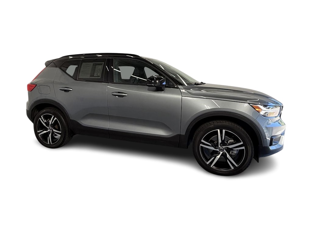 Thumbnail: 2019 Volvo XC40 - 16