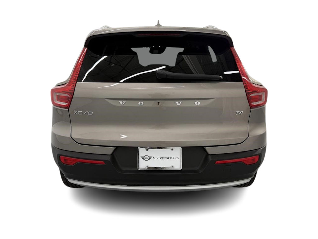 Thumbnail: 2022 Volvo XC40 - 5