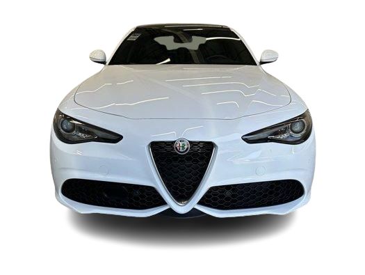 Thumbnail: 2022 Alfa Romeo Giulia - 6