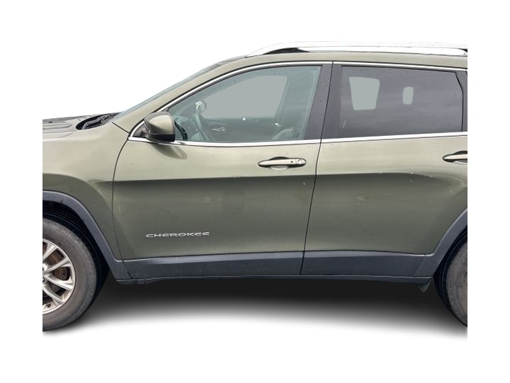 Thumbnail: 2019 Jeep Cherokee - 15