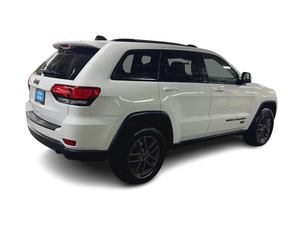 Thumbnail: 2016 Jeep Grand Cherokee - 22