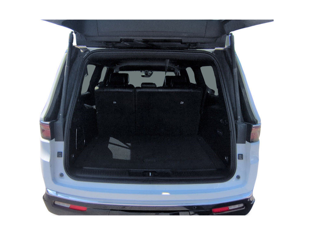 Thumbnail: 2023 Jeep Wagoneer - 17