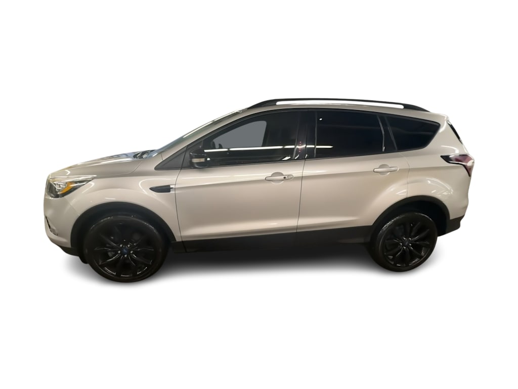 Thumbnail: 2017 Ford Escape - 3
