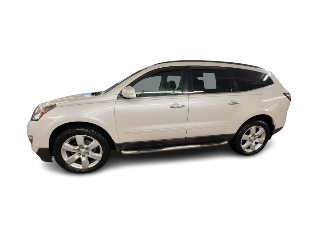 Thumbnail: 2017 Chevrolet Traverse - 3