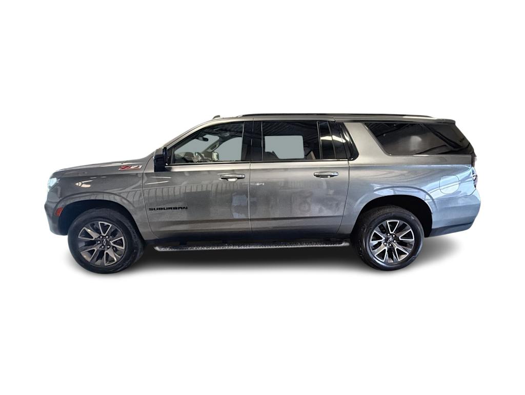 Thumbnail: 2022 Chevrolet Suburban - 3