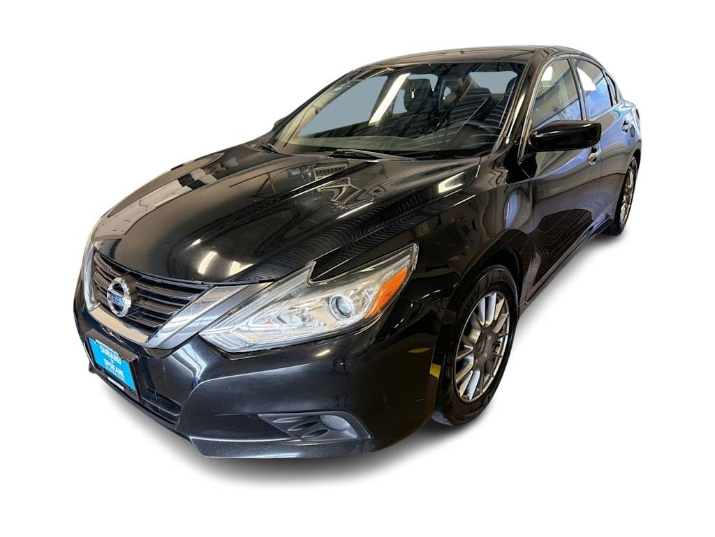 Used 2017 Nissan Altima Base with VIN 1N4AL3AP1HN303219 for sale in Casper, WY