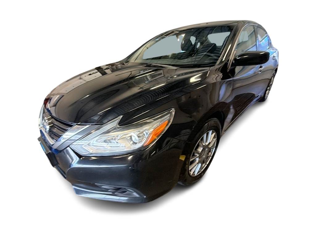 Thumbnail: 2017 Nissan Altima - 20