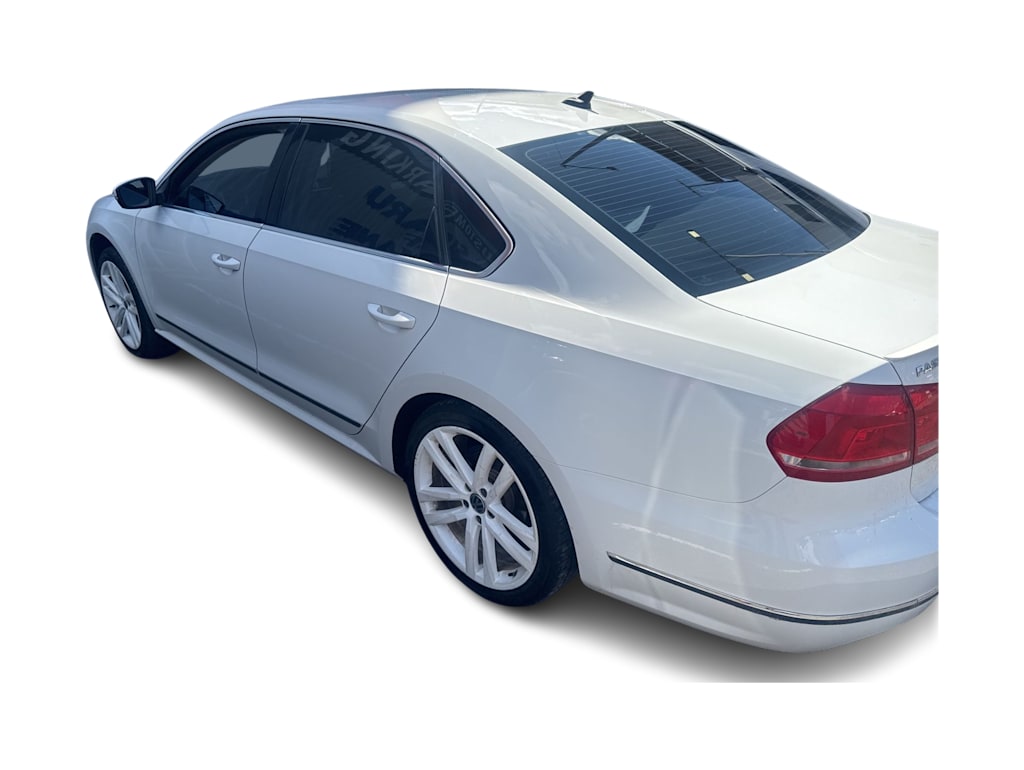 Thumbnail: 2013 Volkswagen Passat - 7