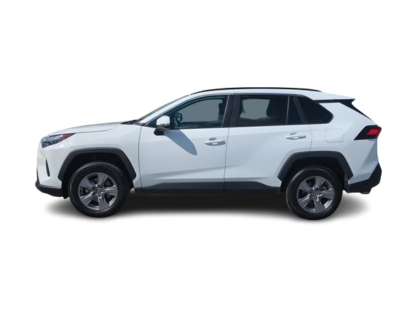 2024 Toyota RAV4 XLE 3