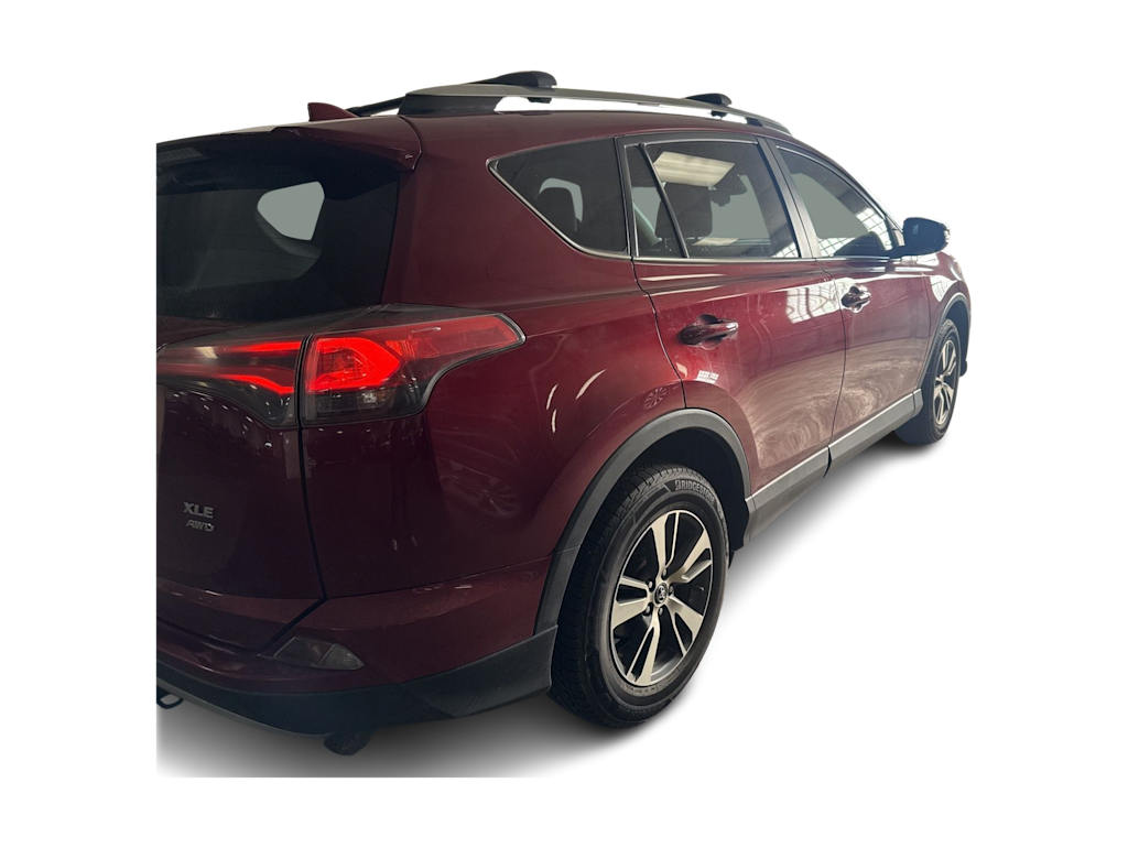 Thumbnail: 2018 Toyota RAV4 - 9