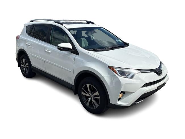 Thumbnail: 2018 Toyota RAV4 - 21