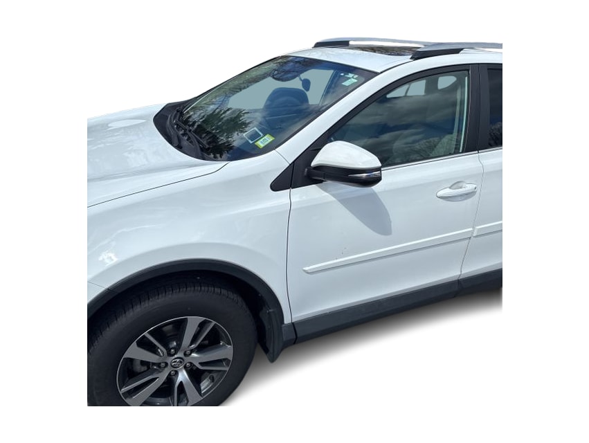 Thumbnail: 2018 Toyota RAV4 - 3