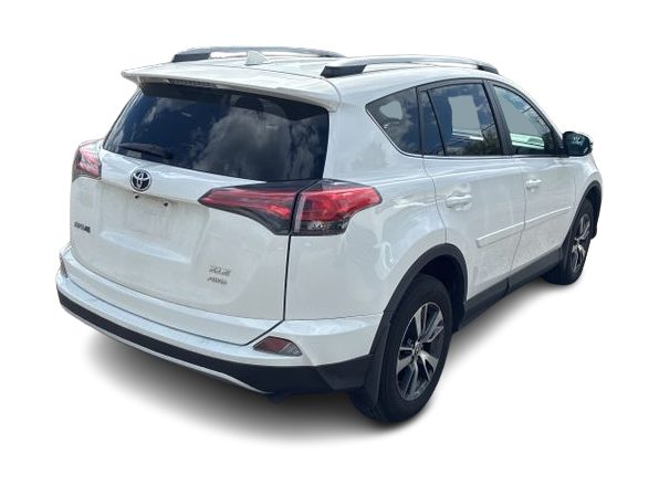 Thumbnail: 2018 Toyota RAV4 - 16