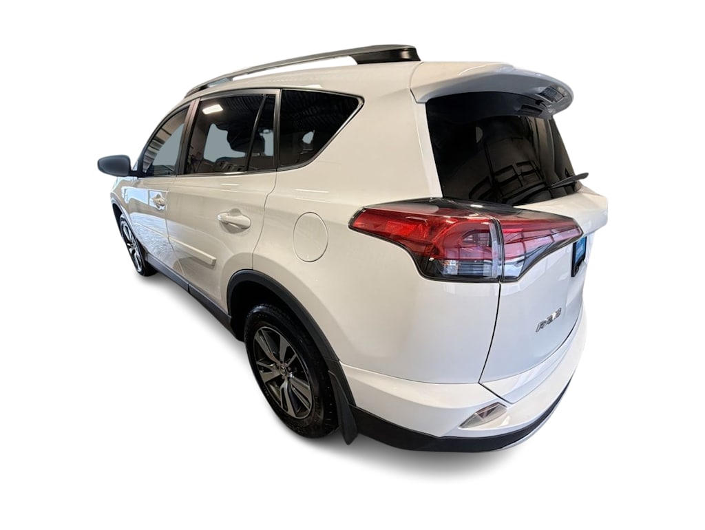 Thumbnail: 2018 Toyota RAV4 - 4