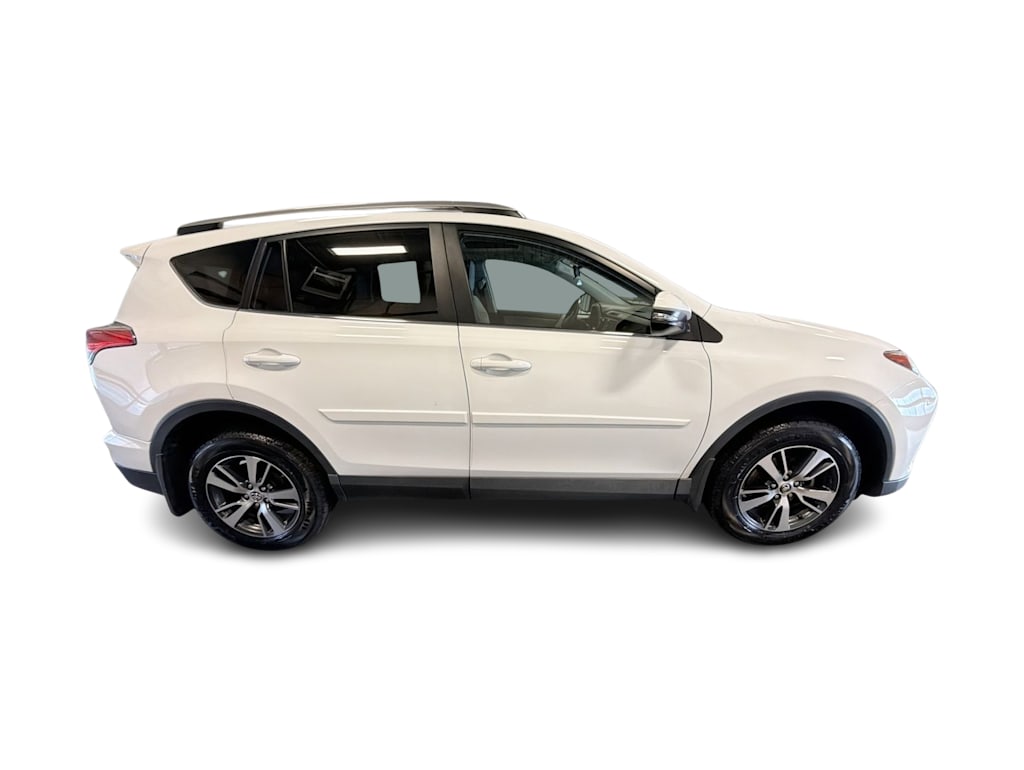 Thumbnail: 2018 Toyota RAV4 - 23