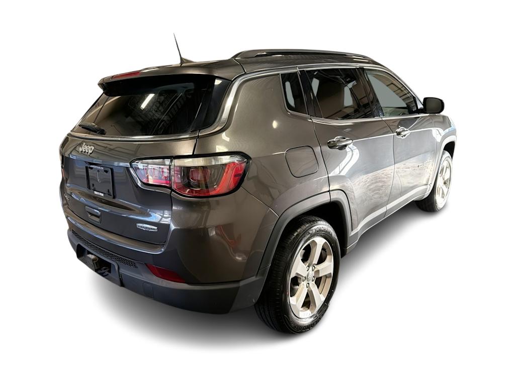 Thumbnail: 2018 Jeep Compass - 22