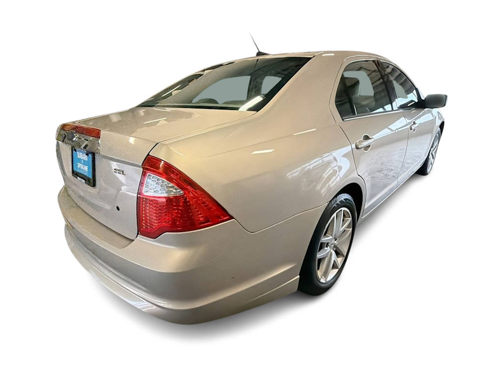 Thumbnail: 2010 Ford Fusion - 22