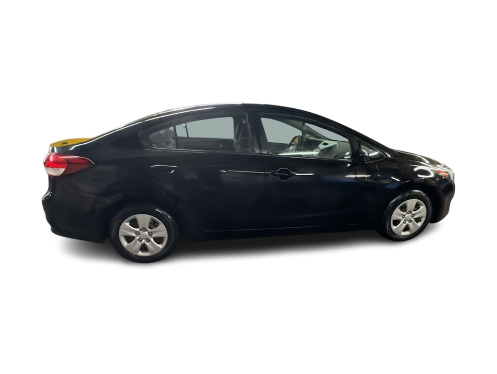 Thumbnail: 2017 Kia Forte - 24