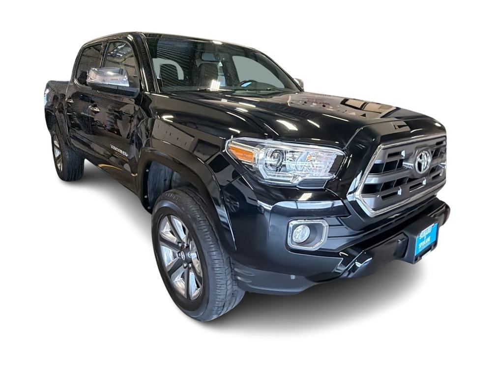 Thumbnail: 2017 Toyota Tacoma - 18