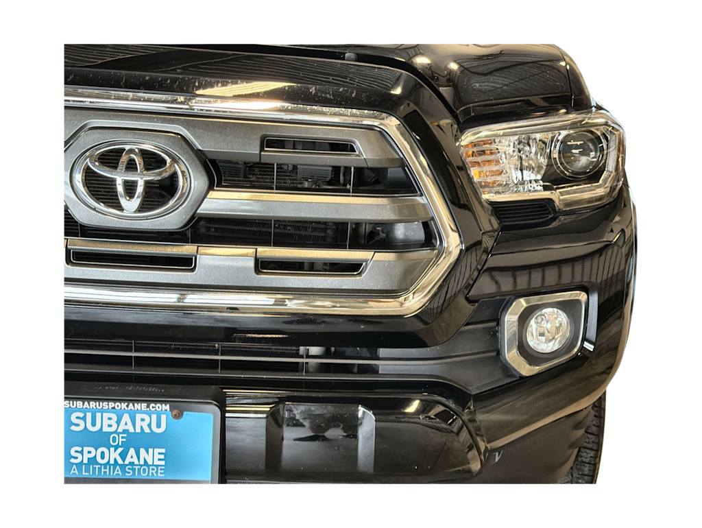 Thumbnail: 2017 Toyota Tacoma - 24