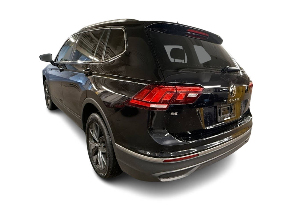 Thumbnail: 2022 Volkswagen Tiguan - 3