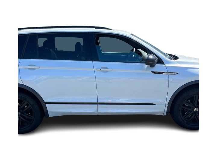 Thumbnail: 2022 Volkswagen Tiguan - 21