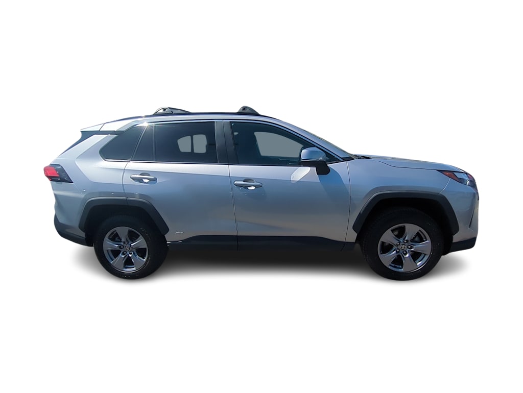 2022 Toyota RAV4 XLE 23