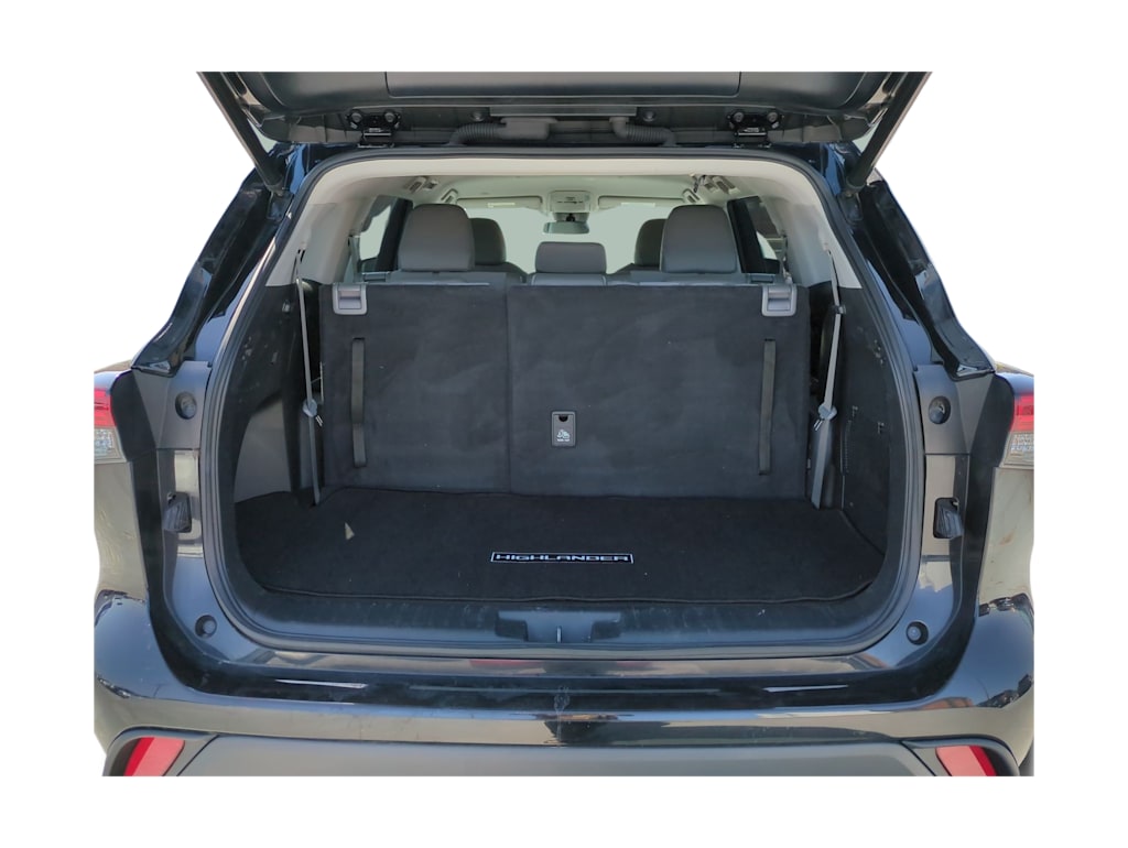 2022 Toyota Highlander LE 18