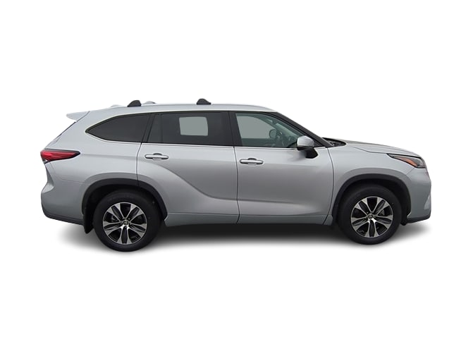 2022 Toyota Highlander XLE 24