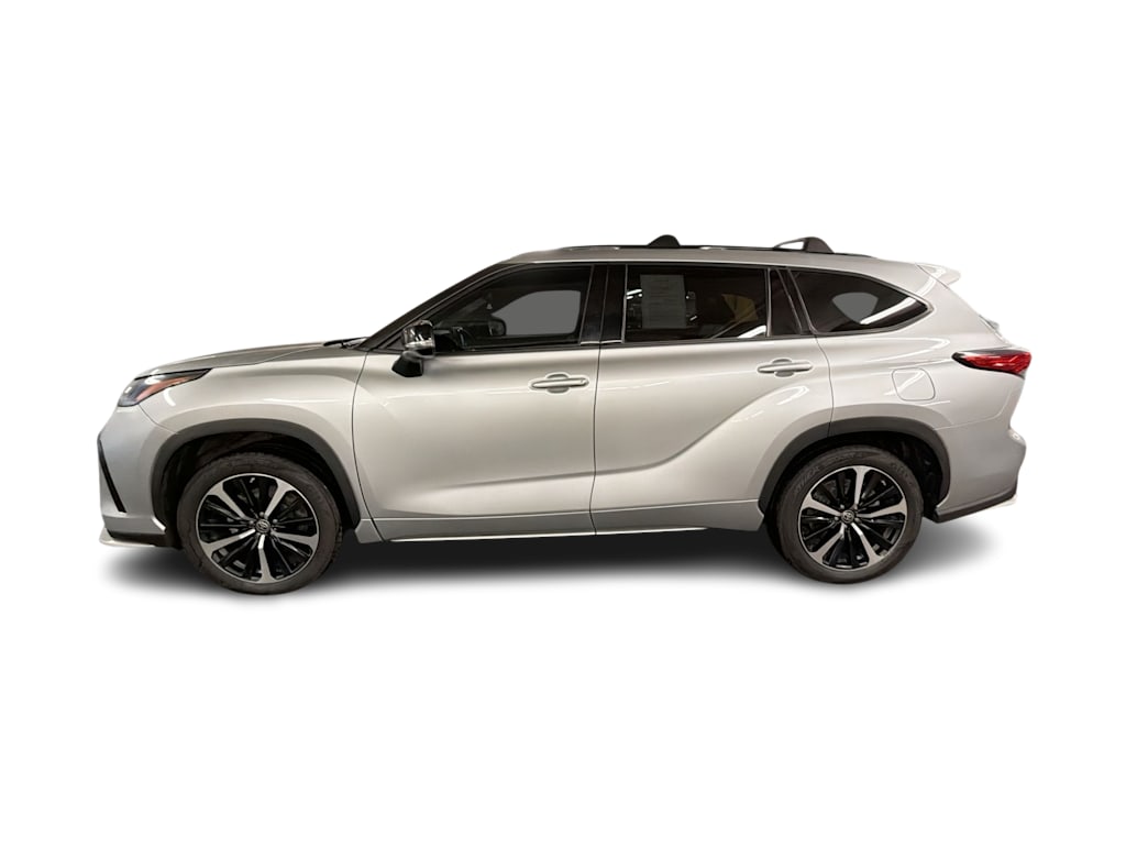 Thumbnail: 2022 Toyota Highlander - 3