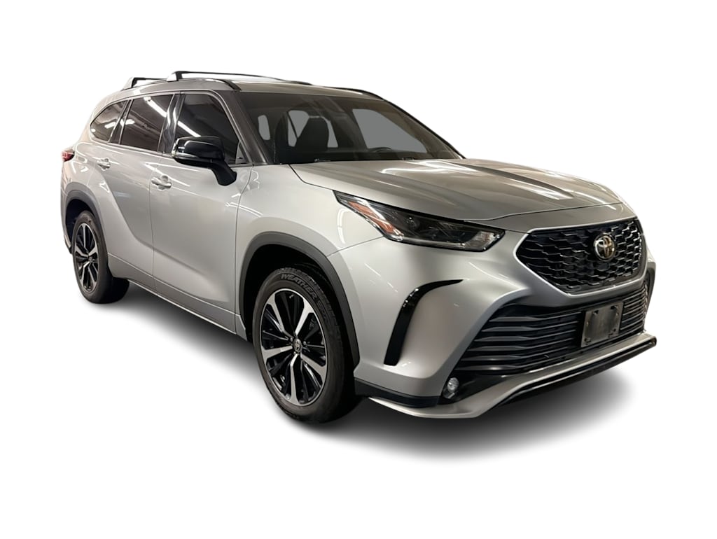 Thumbnail: 2022 Toyota Highlander - 18