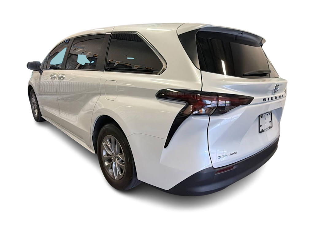 Thumbnail: 2025 Toyota Sienna - 4