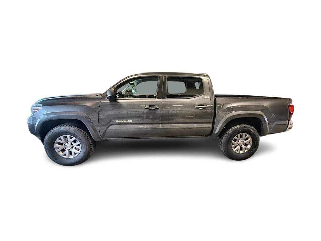 Thumbnail: 2019 Toyota Tacoma - 3