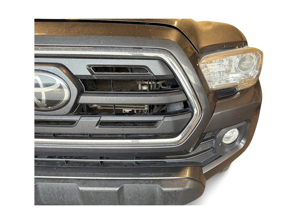 Thumbnail: 2019 Toyota Tacoma - 23
