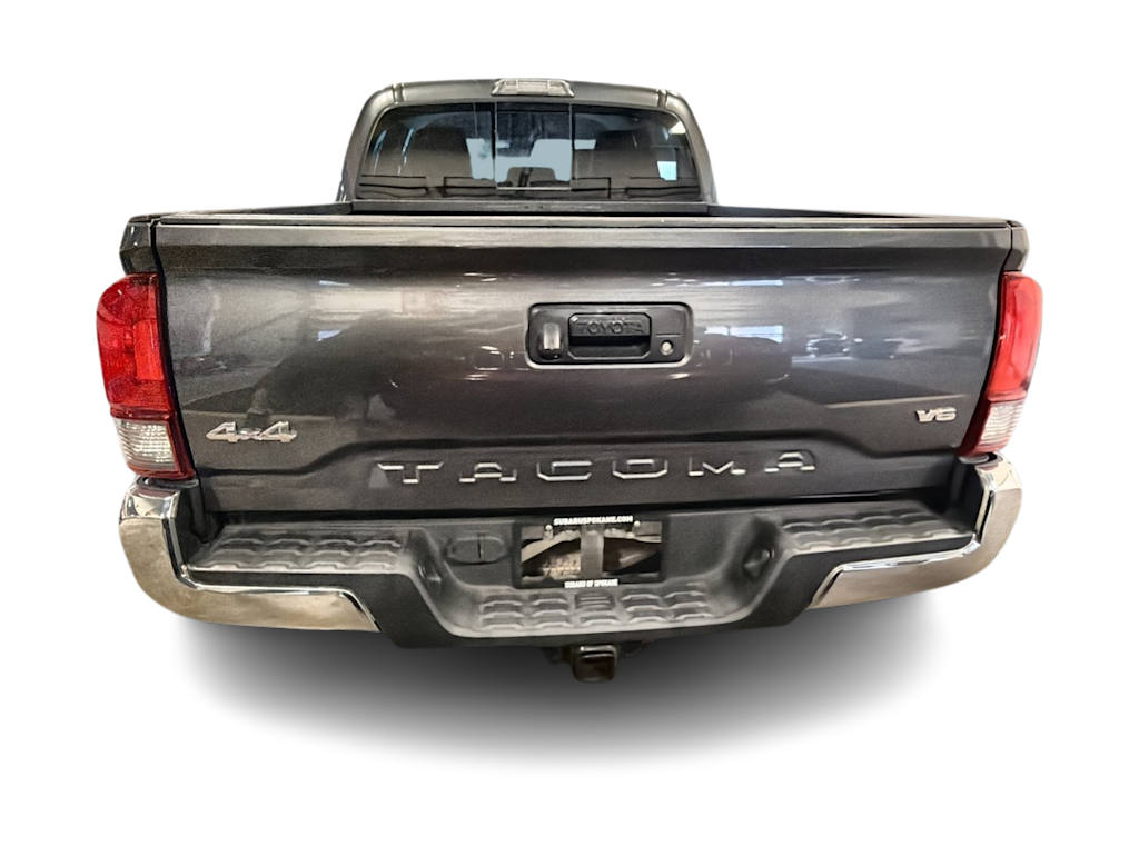 Thumbnail: 2019 Toyota Tacoma - 4