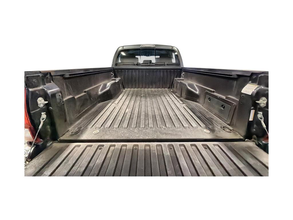 Thumbnail: 2019 Toyota Tacoma - 16