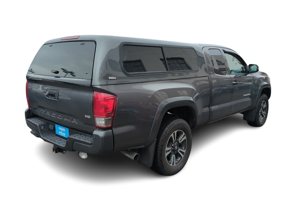 Thumbnail: 2017 Toyota Tacoma - 21