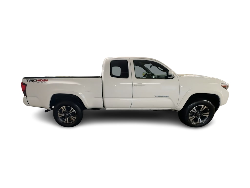 Thumbnail: 2019 Toyota Tacoma - 21