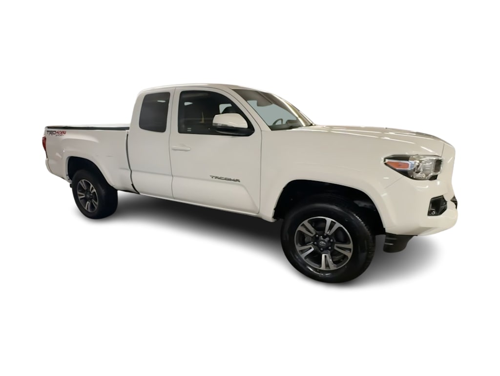 Thumbnail: 2019 Toyota Tacoma - 17