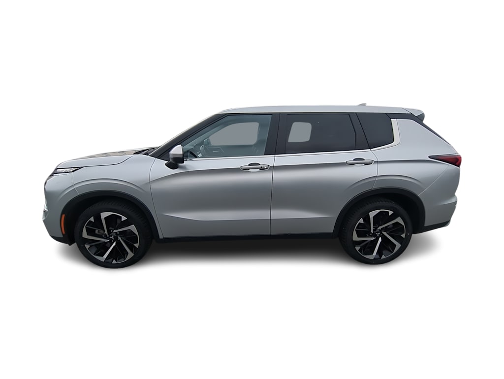 Thumbnail: 2023 Mitsubishi Outlander - 3