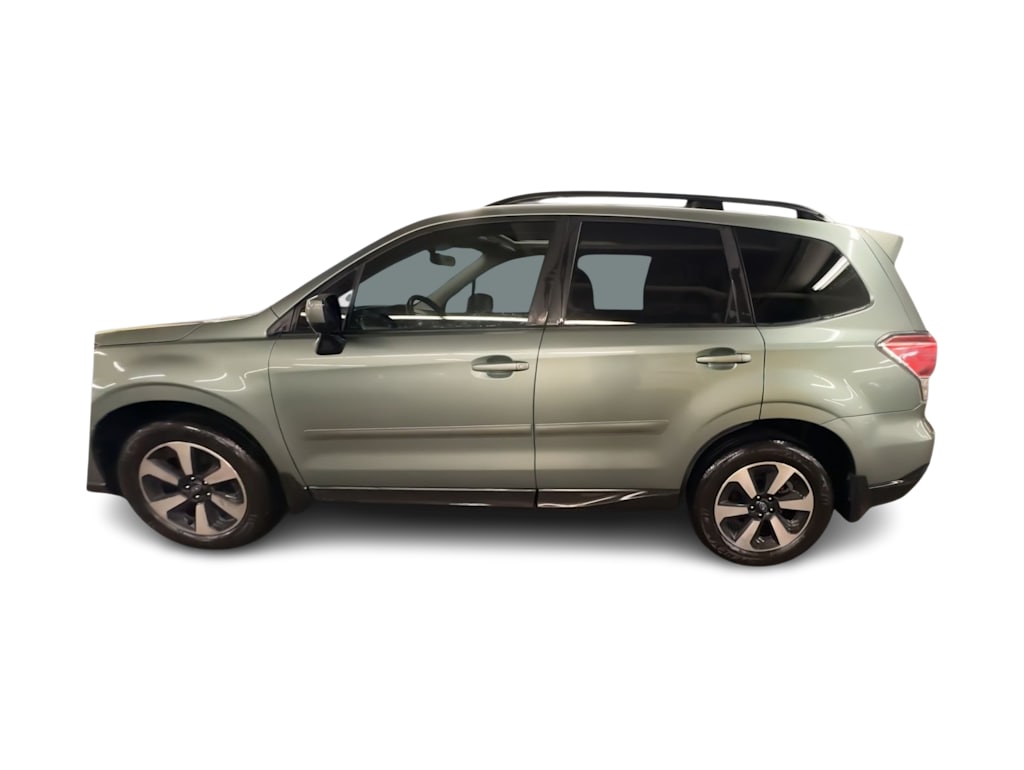 Thumbnail: 2018 Subaru Forester - 3