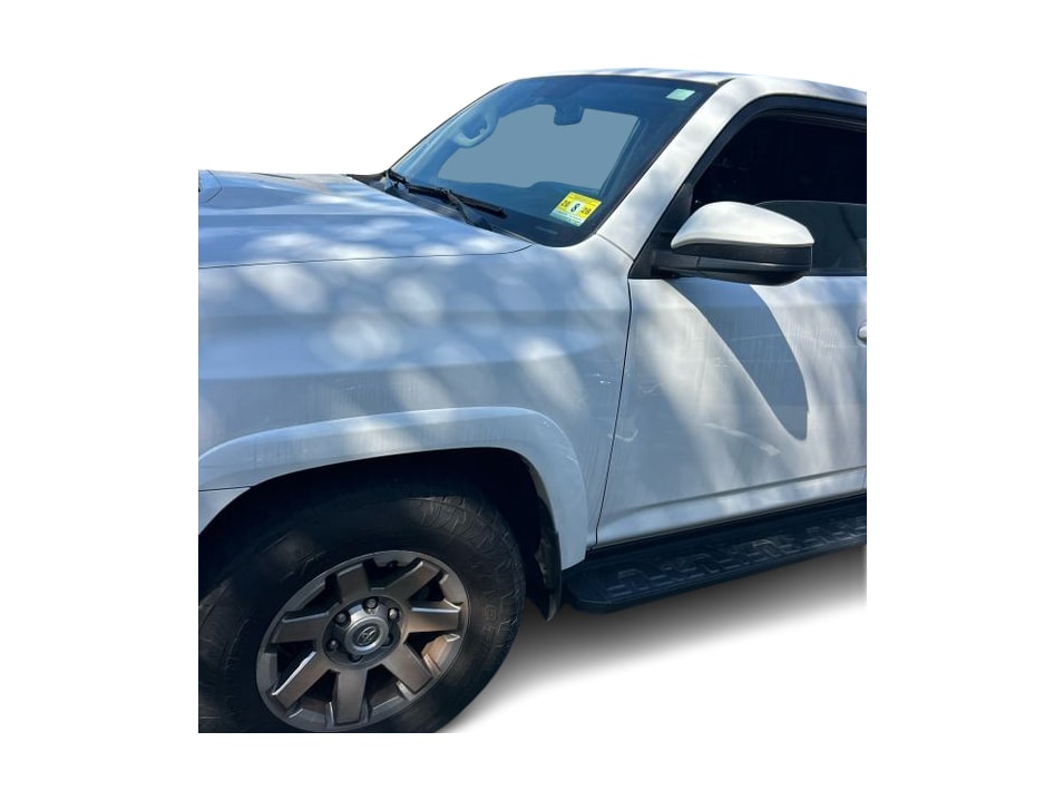 Thumbnail: 2016 Toyota 4Runner - 3