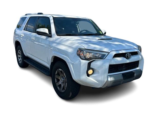 Thumbnail: 2016 Toyota 4Runner - 18