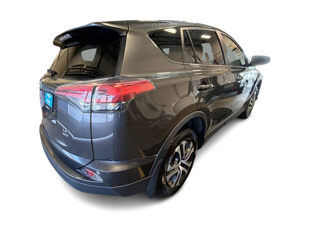 Thumbnail: 2018 Toyota RAV4 - 22